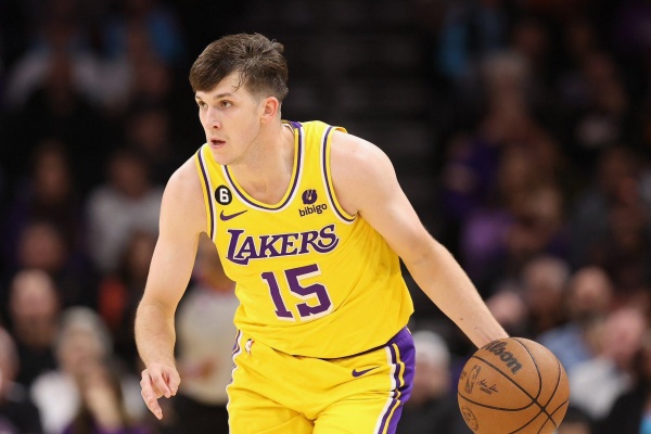 里夫斯拒绝1490万选项，目标直指3000万年薪：湖人薪资困局与自由市场博弈一触即发